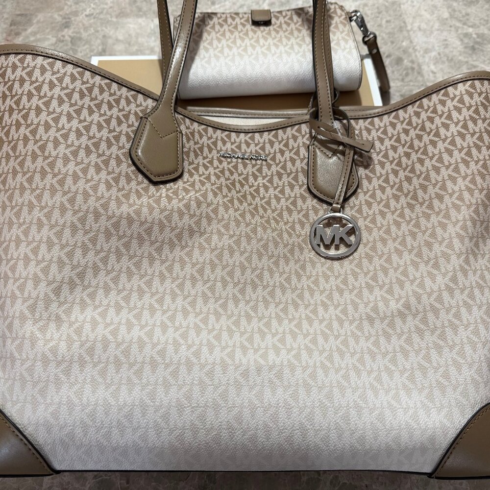 MK KORS Rare Ombré Extra Large Tote-Rare Husk Color w/Matching Wallet & Pouch!